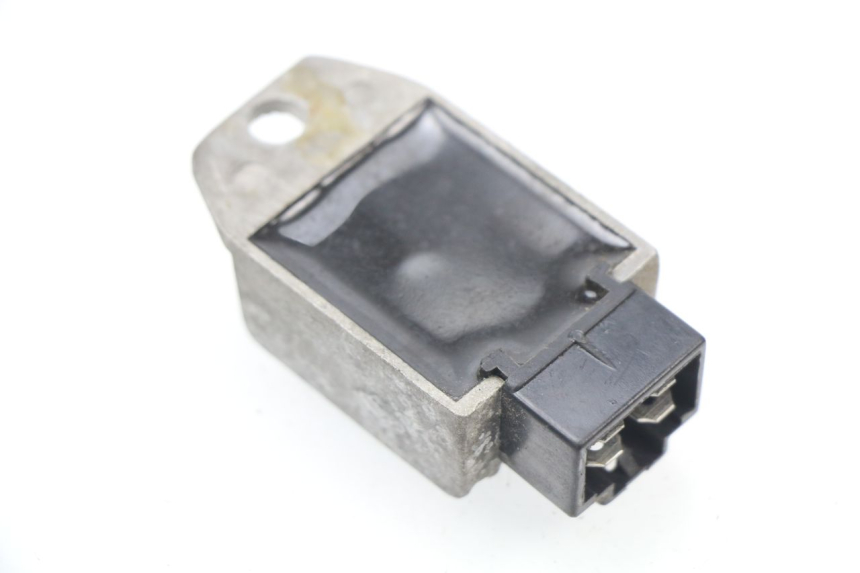 photo de REGULATEUR CHARGE KYMCO AGILITY PREMIUM 50 (2007 - 2010) - Autre angle de vue