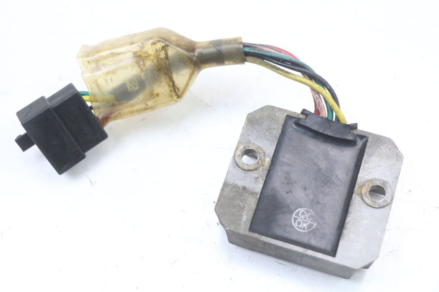 photo de RÉGULATEUR DE CHARGE KYMCO AGILITY RS 4T 50 (2009 - 2013) - Zoom état d’usage