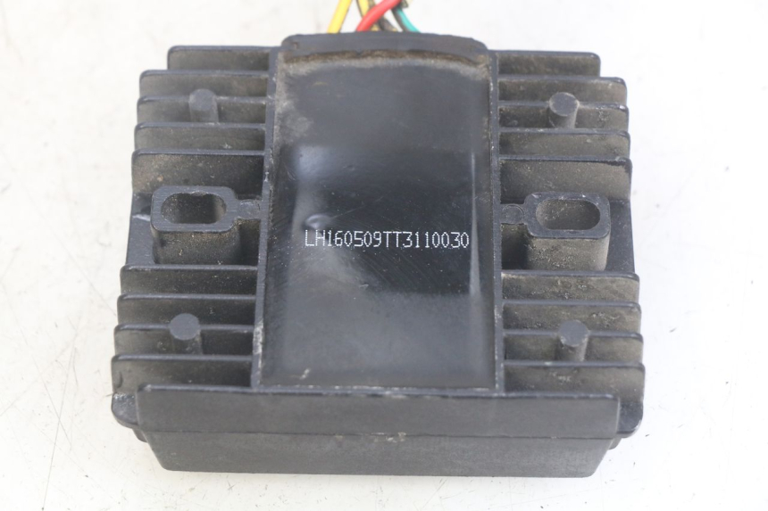 photo de REGULATEUR CHARGE NECO ALEXONE 125 (2017 - 2024) - Détail de la pièce