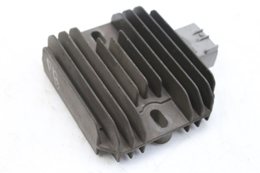 photo de RÉGULATEUR DE CHARGE SUZUKI AN BURGMAN 400 (2006 - 2010) - Vue d’ensemble