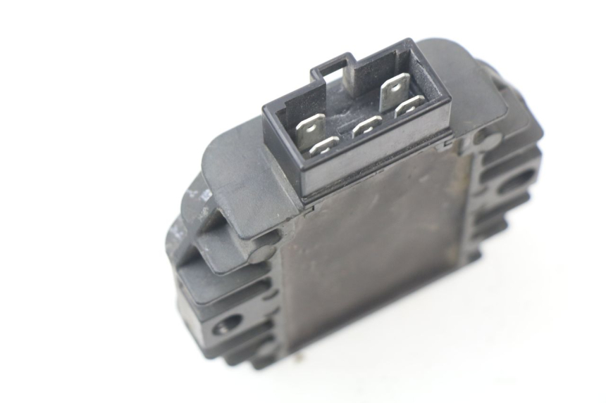 photo de REGULATEUR CHARGE APRILIA ATLANTIC 125 (2003 - 2009) - Détail de la pièce