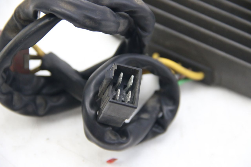 photo de REGULATEUR CHARGE APRILIA ATLANTIC 500 (2002 - 2003) - Autre angle de vue