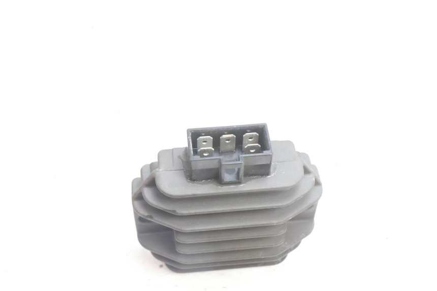 photo de REGULATEUR CHARGE APRILIA ATLANTIC S 125 (2010 - 2013) - Autre angle de vue