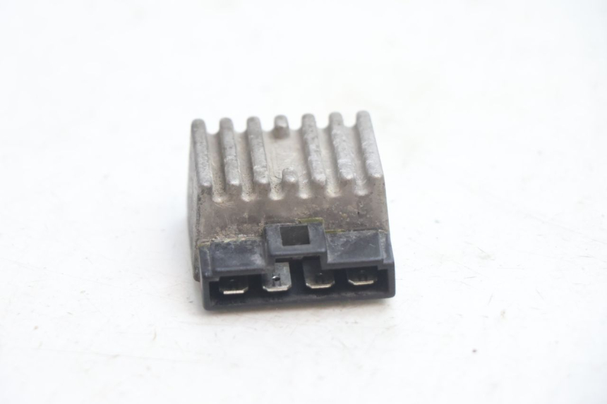 photo de REGULATEUR CHARGE MBK BOOSTER ROCKET 50 (2004 - 2016) - Zoom état d’usage