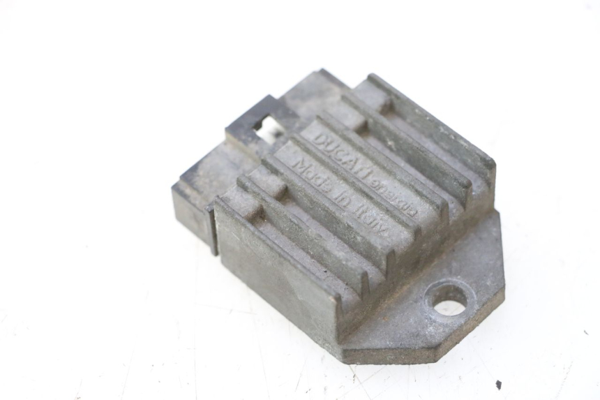 photo de REGULATEUR CHARGE MBK BOOSTER SPIRIT 50 (1999 - 2003) - Autre angle de vue