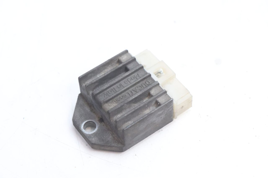 photo de REGULATEUR CHARGE MBK BOOSTER SPIRIT 50 (1996 - 1999) - Détail de la pièce
