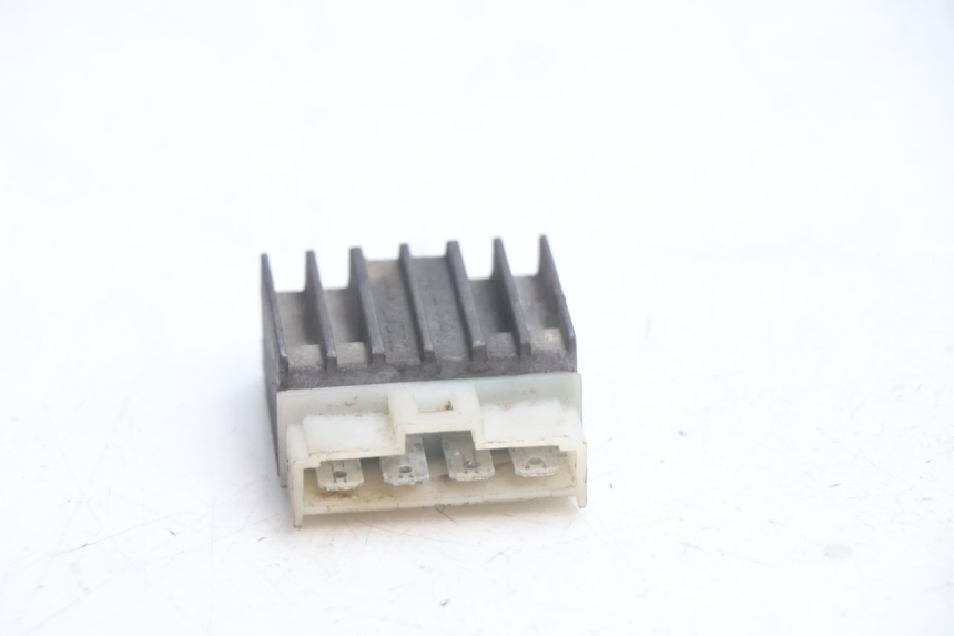 photo de REGULATEUR CHARGE MBK BOOSTER SPIRIT 50 (1996 - 1999) - Zoom état d’usage
