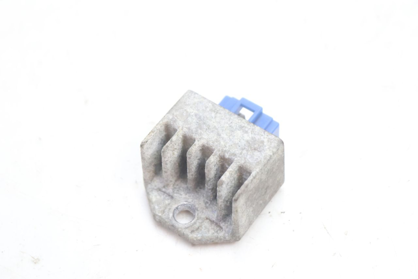 photo de REGULATEUR CHARGE MBK BOOSTER SPIRIT 50 (2004 - 2017) - Détail de la pièce