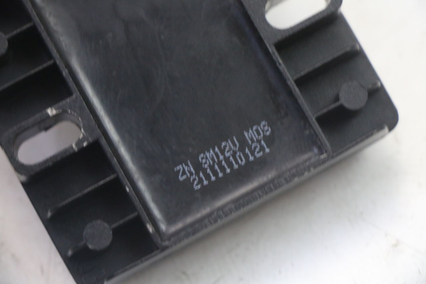 photo de REGULATEUR CHARGE MOTRON BREEZY 4T 50 (2021 - 2025) - Autre angle de vue