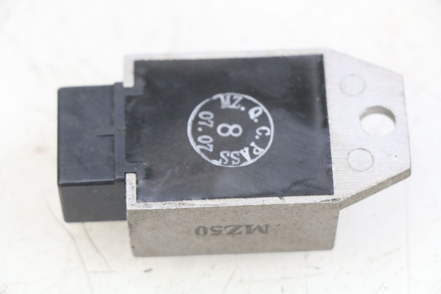 photo de REGULATEUR CHARGE BAOTIAN BT 49 QT-9 50 (2006 - 2010) - Zoom état d’usage