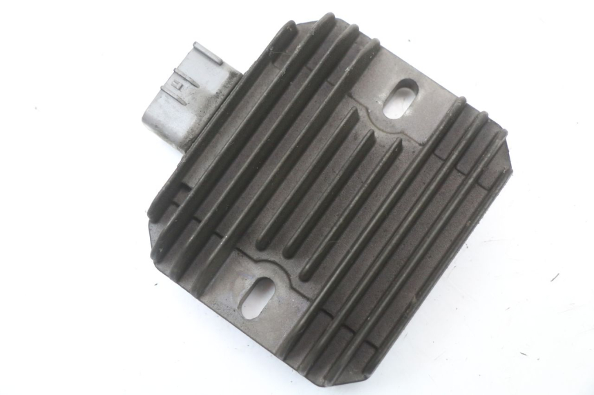 photo de REGULATEUR CHARGE SUZUKI BURGMAN 125 (2007 - 2014) - Vue principale