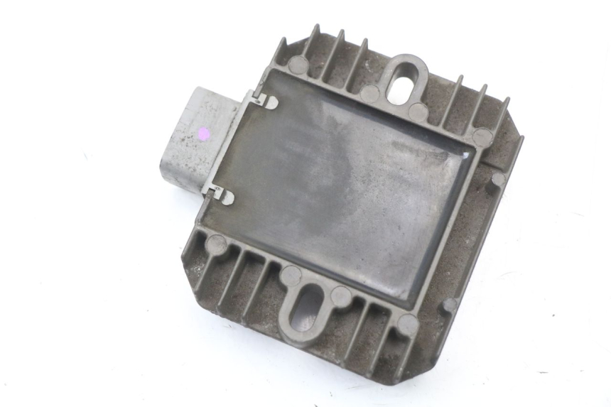 photo de REGULATEUR CHARGE SUZUKI BURGMAN 125 (2007 - 2014) - Zoom état d’usage