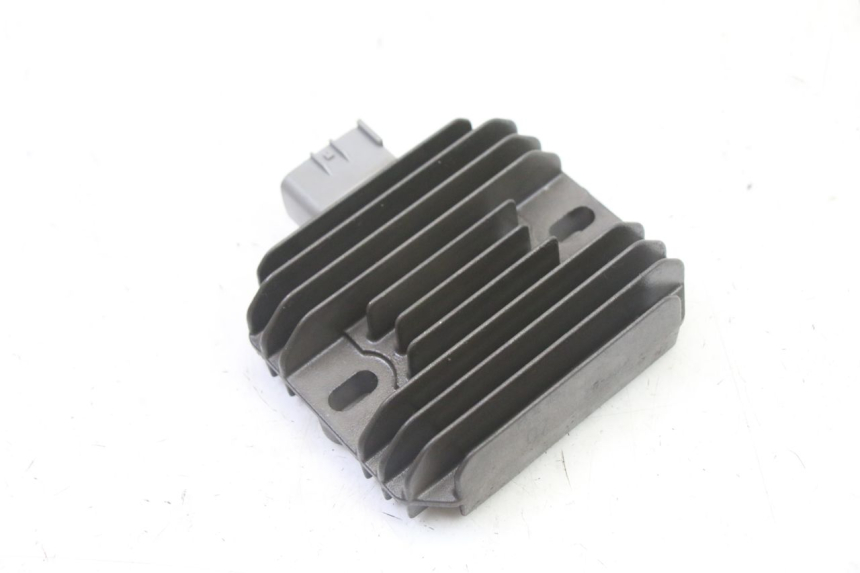 photo de REGULATEUR CHARGE SUZUKI BURGMAN 125 (2007 - 2014) - Détail de la pièce