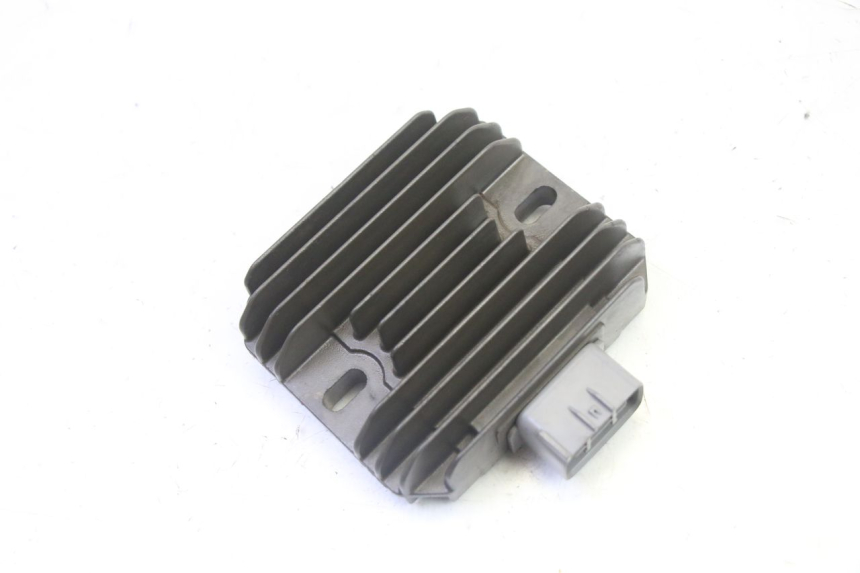 photo de REGULATEUR CHARGE SUZUKI BURGMAN 125 (2007 - 2014) - Détail de la pièce