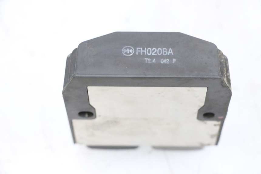 photo de REGULATEUR CHARGE SUZUKI BURGMAN 650 (2013 - 2020) - Zoom état d’usage