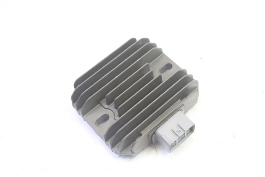 photo de REGULATEUR CHARGE SUZUKI BURGMAN 125 (2007 - 2014) - Détail de la pièce