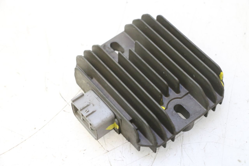 photo de REGULATEUR CHARGE SUZUKI BURGMAN 125 (2007 - 2014) - Vue principale