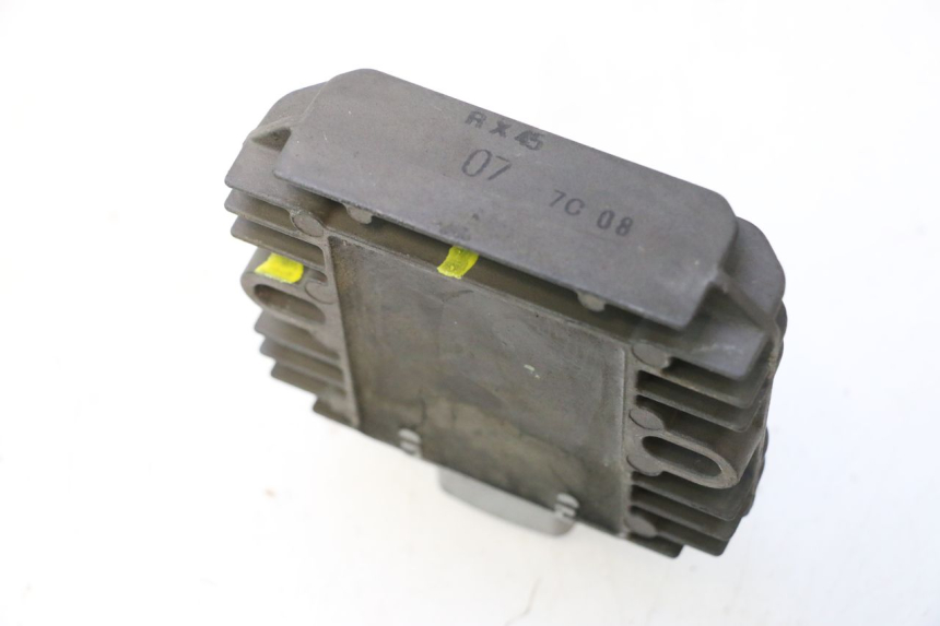 photo de REGULATEUR CHARGE SUZUKI BURGMAN 125 (2007 - 2014) - Zoom état d’usage