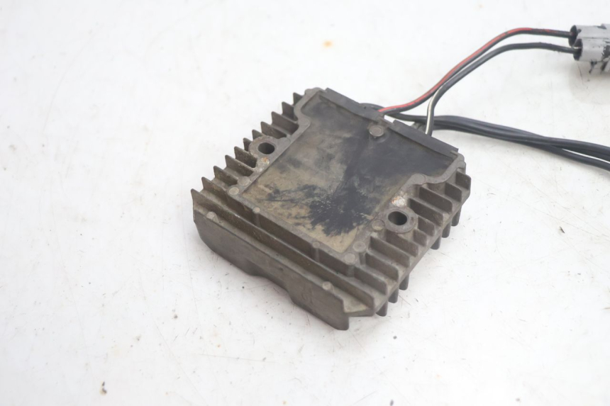 photo de REGULATEUR CHARGE SUZUKI BURGMAN EXECUTIVE ABS 650 (2006 - 2012) - Vue d’ensemble