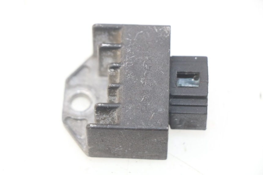 photo de REGULATEUR CHARGE YAMAHA BW'S 50 (1999 - 2003) - Vue principale