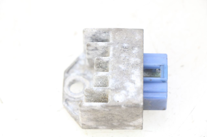 photo de REGULATEUR CHARGE YAMAHA BW'S NAKED 50 (2008 - 2019) - Vue principale