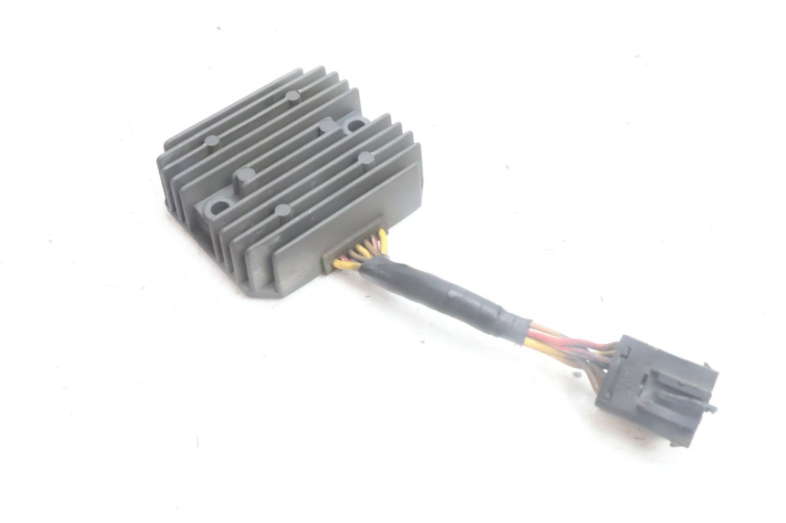 photo de REGULATEUR CHARGE BMW C1 125 (2000 - 2003) - Autre angle de vue