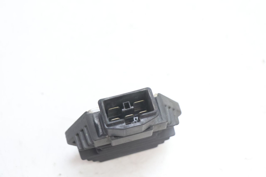 photo de REGULATEUR CHARGE HONDA CB F HORNET 600 (2005 - 2006) - Zoom état d’usage
