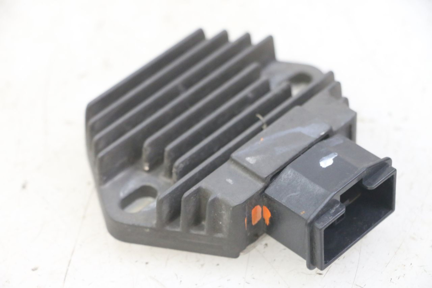 photo de REGULATEUR CHARGE HONDA CBF 500 (2004 - 2007) - Détail de la pièce