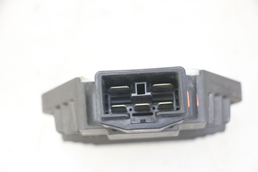 photo de REGULATEUR CHARGE HONDA CBF 500 (2004 - 2007) - Zoom état d’usage