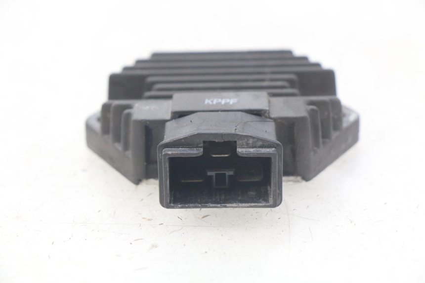 photo de REGULATEUR CHARGE HONDA CBR R 125 (2003 - 2006) - Vue d’ensemble