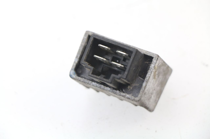 photo de REGULATEUR CHARGE HONDA CG 125 (1996 - 1998) - Détail de la pièce