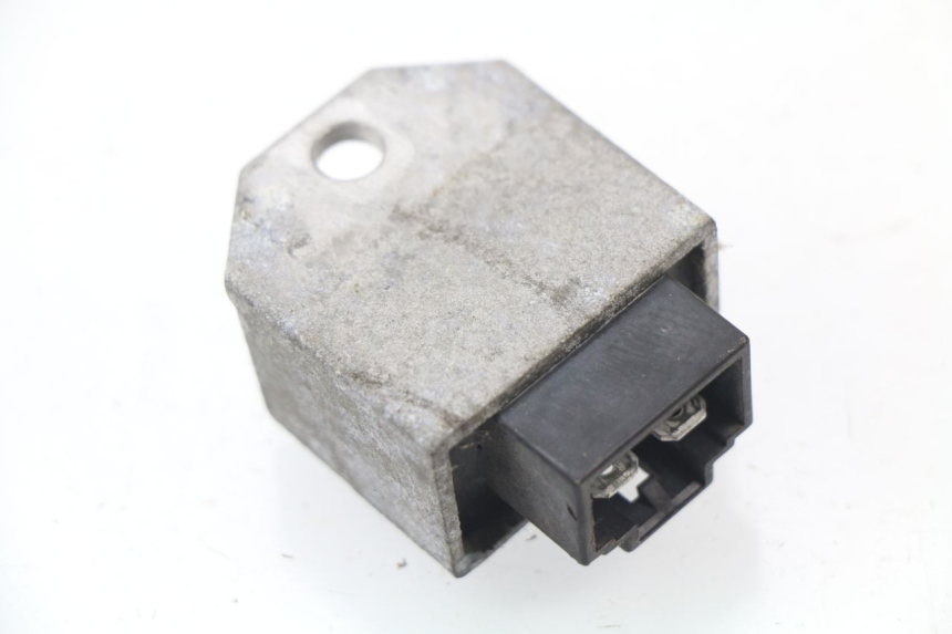 photo de REGULATEUR CHARGE HONDA CG 125 (1996 - 1998) - Zoom état d’usage