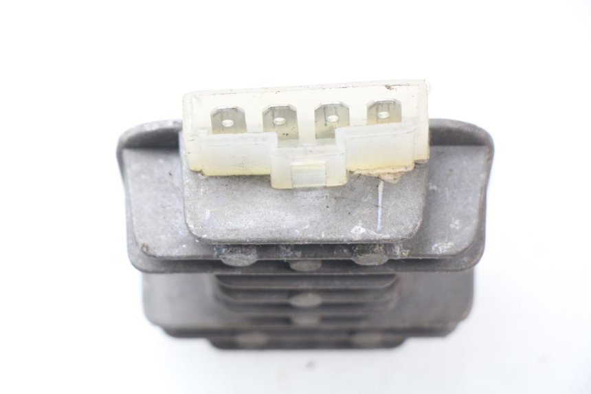 photo de REGULATEUR CHARGE REVATTO CITYONE 50 (2006 - 2008) - Détail de la pièce