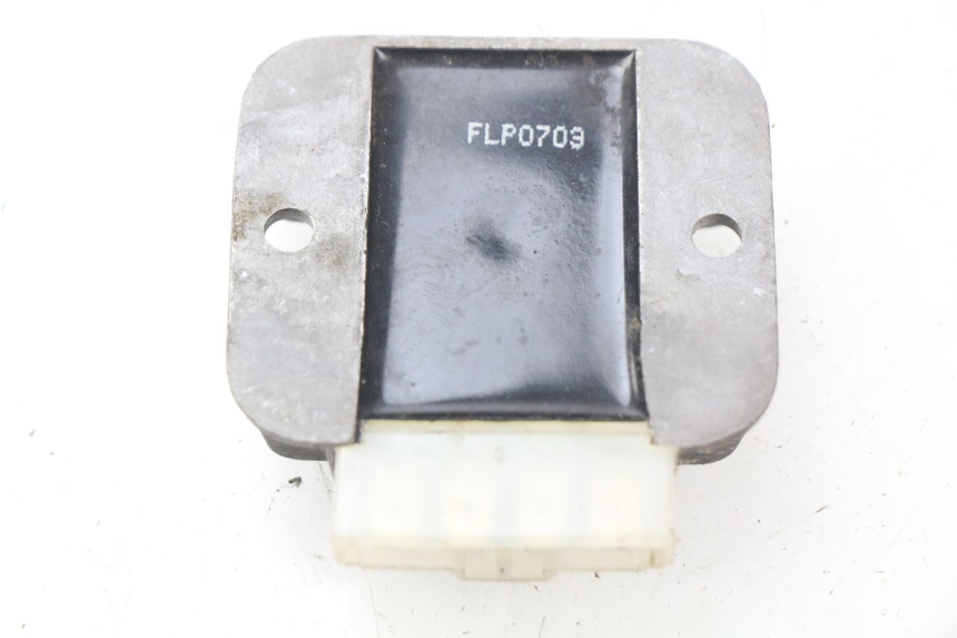 photo de REGULATEUR CHARGE REVATTO CITYONE 50 (2006 - 2008) - Zoom état d’usage