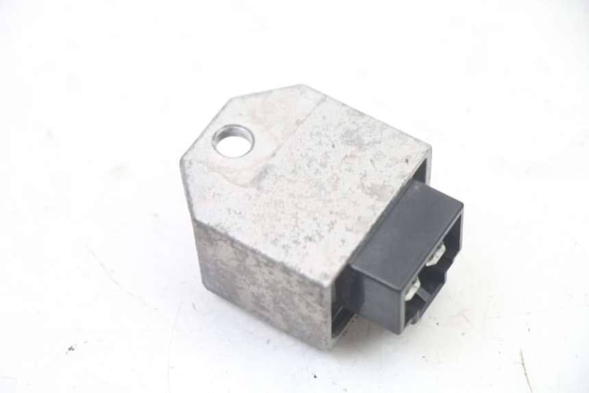 photo de REGULATEUR CHARGE PEUGEOT CITYSTAR 2T 50 (2018 - 2021) - Autre angle de vue