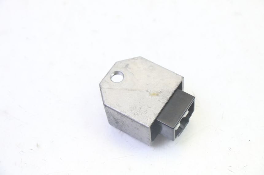 photo de REGULATEUR CHARGE PEUGEOT CITYSTAR 50 (2013 - 2017) - Zoom état d’usage