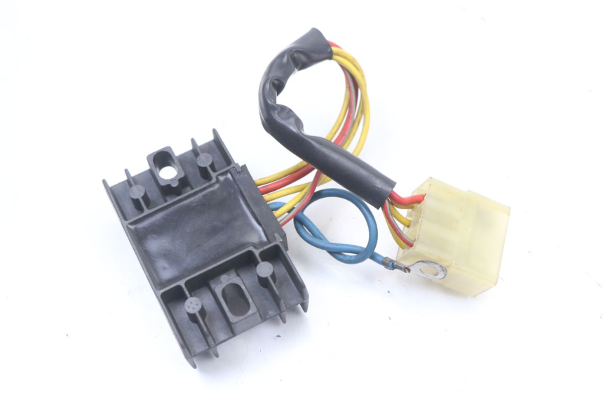 photo de REGULATEUR CHARGE APRILIA CLASSIC 125 (1995 - 2001) - Zoom état d’usage