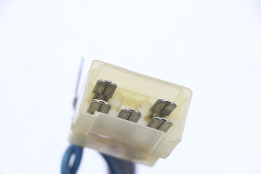 photo de REGULATEUR CHARGE APRILIA CLASSIC 125 (1995 - 2001) - Gros plan technique