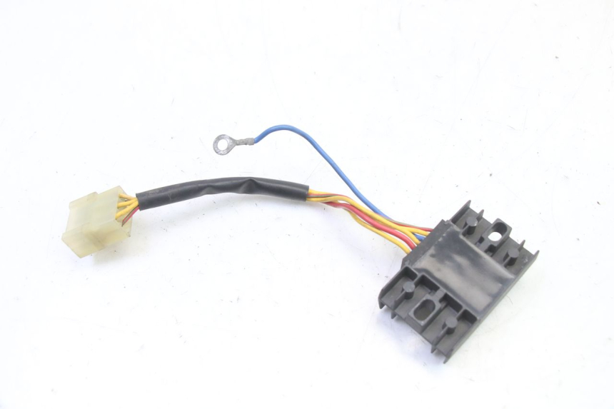 photo de REGULATEUR CHARGE APRILIA CLASSIC 125 (1995 - 2001) - Vue d’ensemble