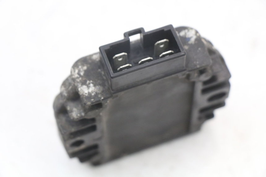photo de REGULATEUR CHARGE YAMAHA CYGNUS X 125 (2004 - 2007) - Zoom état d’usage