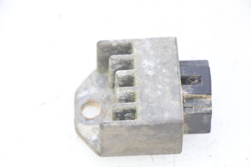 photo de REGULATEUR CHARGE DAELIM S FIVE 2T 50 (2005 - 2009) - Détail de la pièce