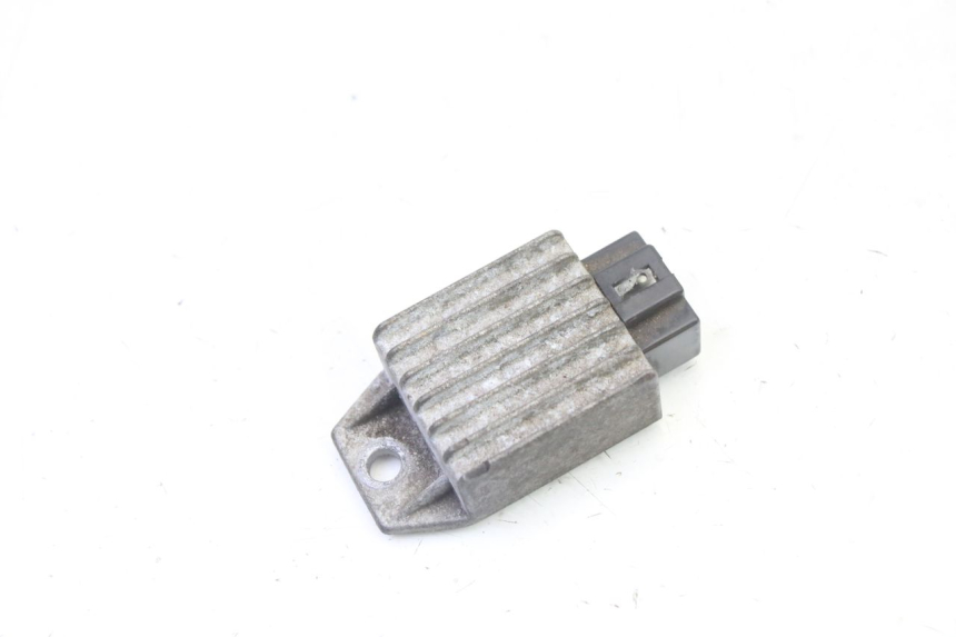 photo de REGULATEUR CHARGE SKYTEAM DAX REPLICA 110 (2005 - 2015) - Détail de la pièce