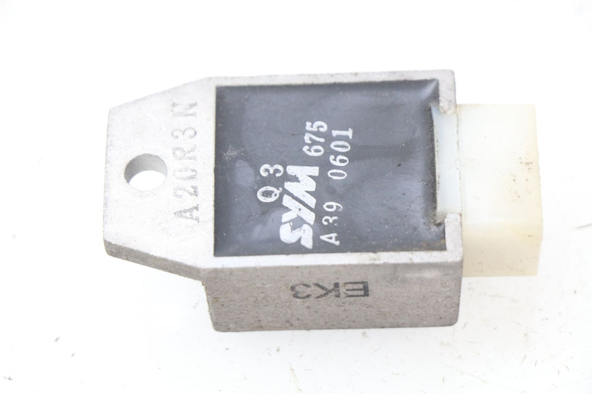 photo de REGULATEUR CHARGE SYM DD 50 (2005 - 2011) - Détail de la pièce