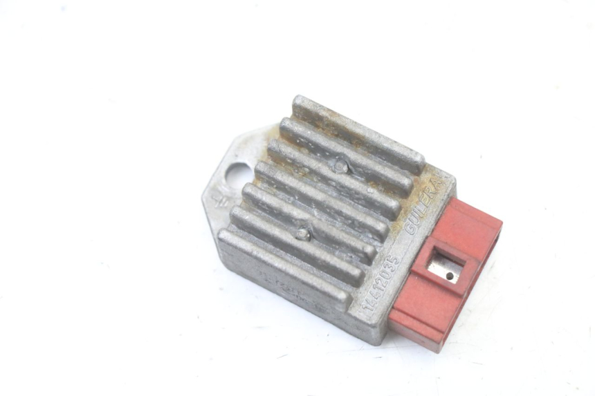 photo de REGULATEUR CHARGE DERBI SENDA SM DRD X-TREME 50 (2011 - 2017) - Vue principale