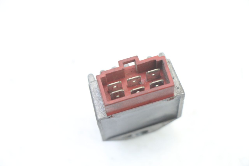 photo de REGULATEUR CHARGE DERBI SENDA SM DRD X-TREME 50 (2011 - 2017) - Zoom état d’usage