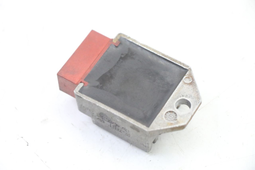 photo de REGULATEUR CHARGE DERBI SENDA SM DRD X-TREME 50 (2011 - 2017) - Autre angle de vue