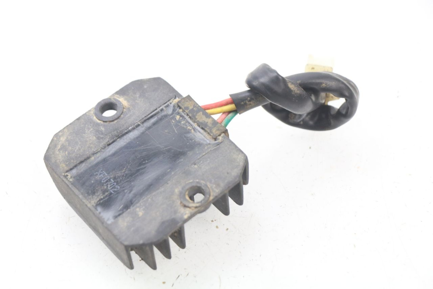 photo de REGULATEUR CHARGE LIFAN DIRT SKUD 200 - Détail de la pièce