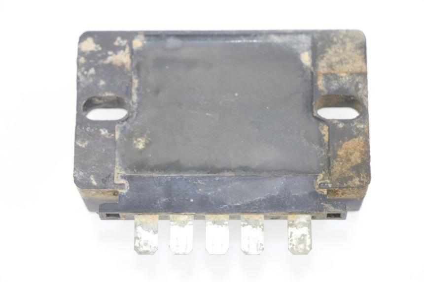 photo de REGULATEUR CHARGE SUZUKI DR DJEBEL 600 (1985 - 1990) - Détail de la pièce