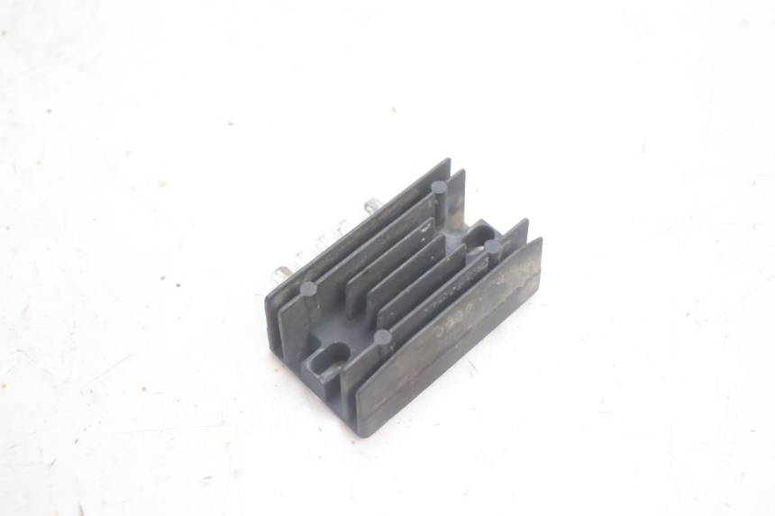photo de REGULATEUR CHARGE SUZUKI DR S 600 (1985 - 1989) - Zoom état d’usage