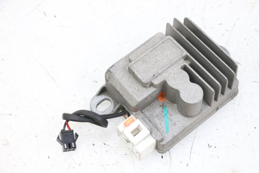 photo de REGULATEUR CHARGE SEGWAY NINEBOT E125S 1 (2022 - 2026) - Points de fixation